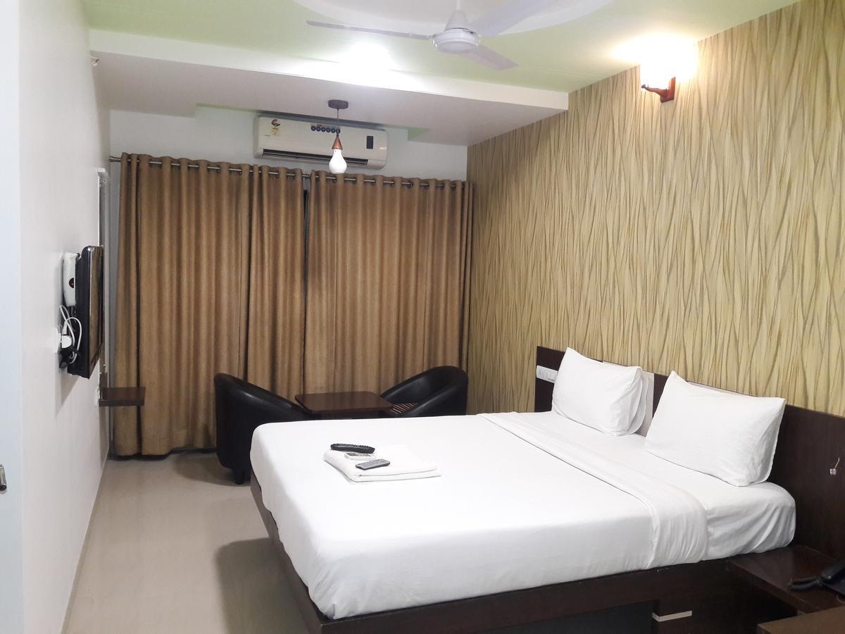 Hotel Naivedya Aurangabad  Eksteriør billede